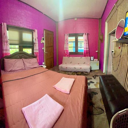 Lee Red House Hotel Ban Lak Uan Exterior photo